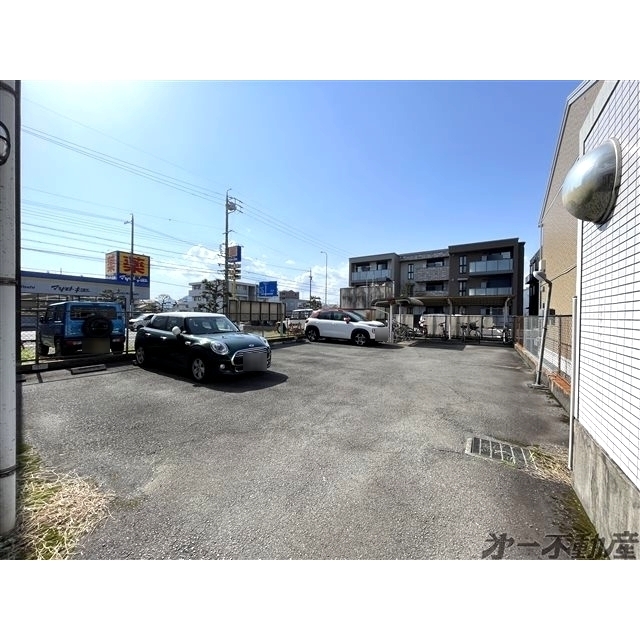 駐車場　駐車場