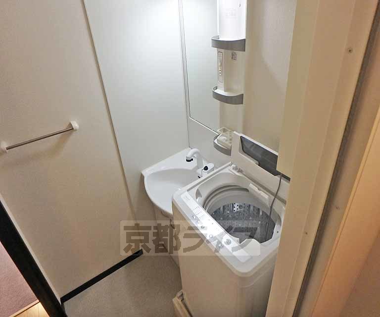 洗面設備　使いやすい独立洗面台です