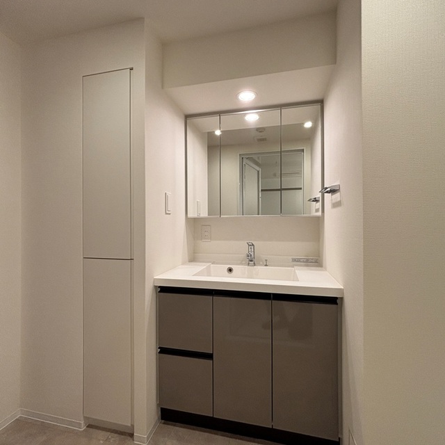 洗面設備　※写真は同タイプ住戸です。