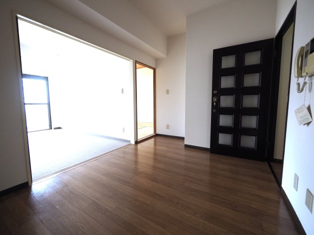 居室・リビング　居室からの採光が良好のダイニング※クリーニング前の写真です