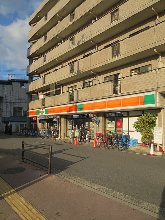 コンビニ　サンクス西三荘駅前店（コンビニ）まで64m