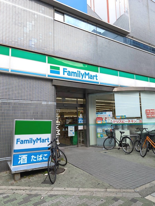 コンビニ　ファミリーマート（コンビニ）まで86m