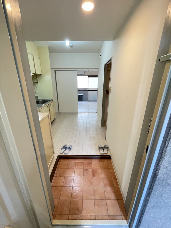 玄関　※同タイプの他のお部屋です