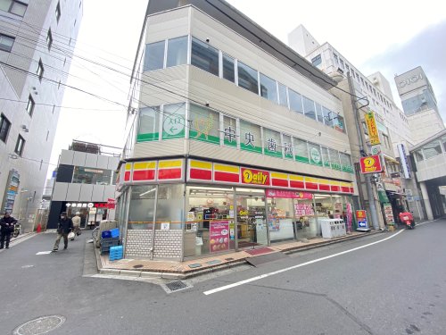 コンビニ　デイリーヤマザキ 柏駅東口店（コンビニ）まで567m