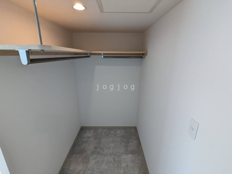 収納　寝室のウォークインクロゼット