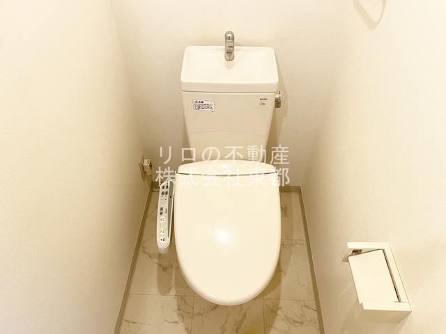 トイレ　別部屋の写真