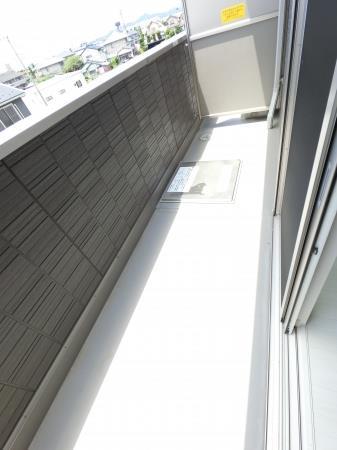 バルコニー　お布団も干せます☆