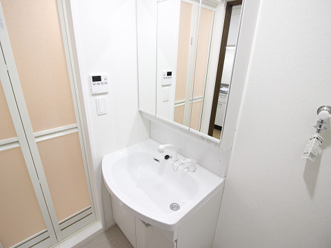 洗面設備　※写真は同型タイプ、現況優先。