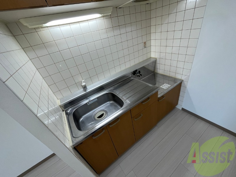 キッチン　キッチンです。ご自身でコンロを設置していただけます。