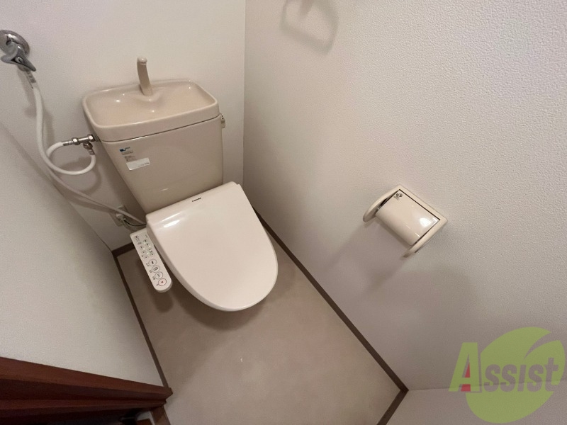トイレ　トイレです。ウォシュレット付を探している方、おすすめです。
