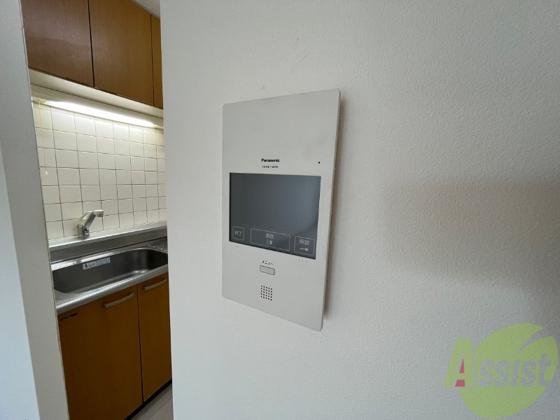 セキュリティ　ＴＶモニター付インターホンです。来客者の顔が見えるので安心！