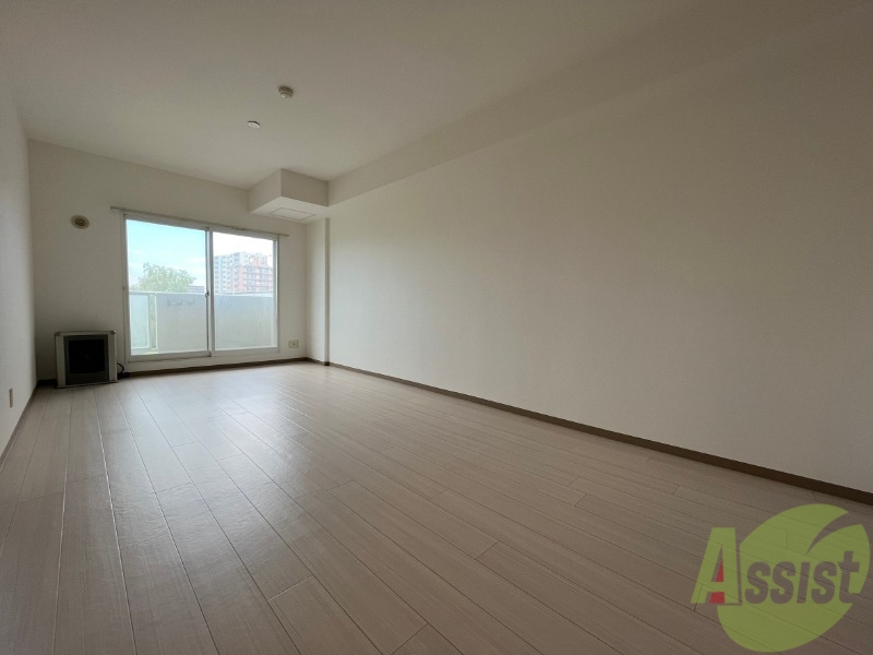 居室・リビング　広くてキレイなお部屋が広がっていて、充実した生活が送れそう。