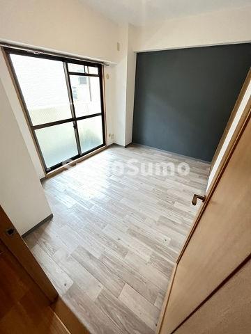 その他部屋・スペース　広くて明るい寝室