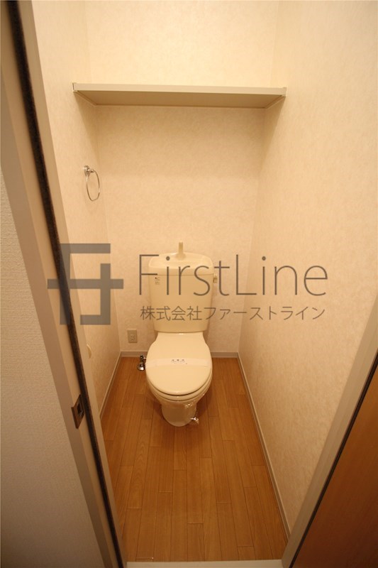 トイレ　別号室の写真です