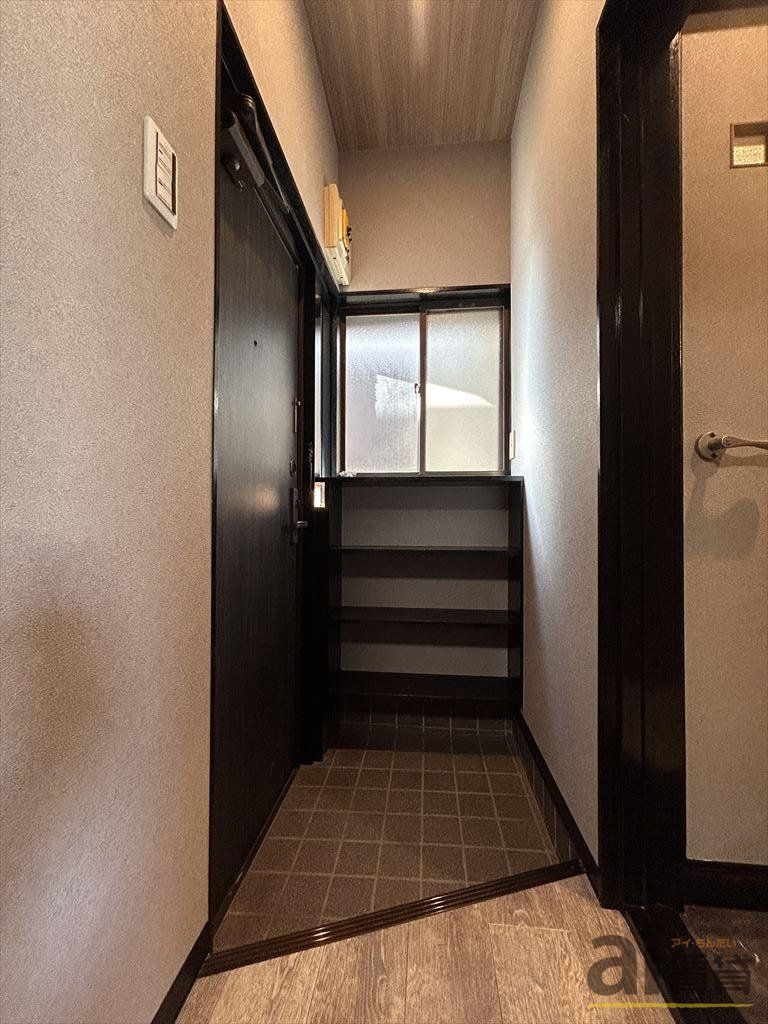 玄関　キッチン