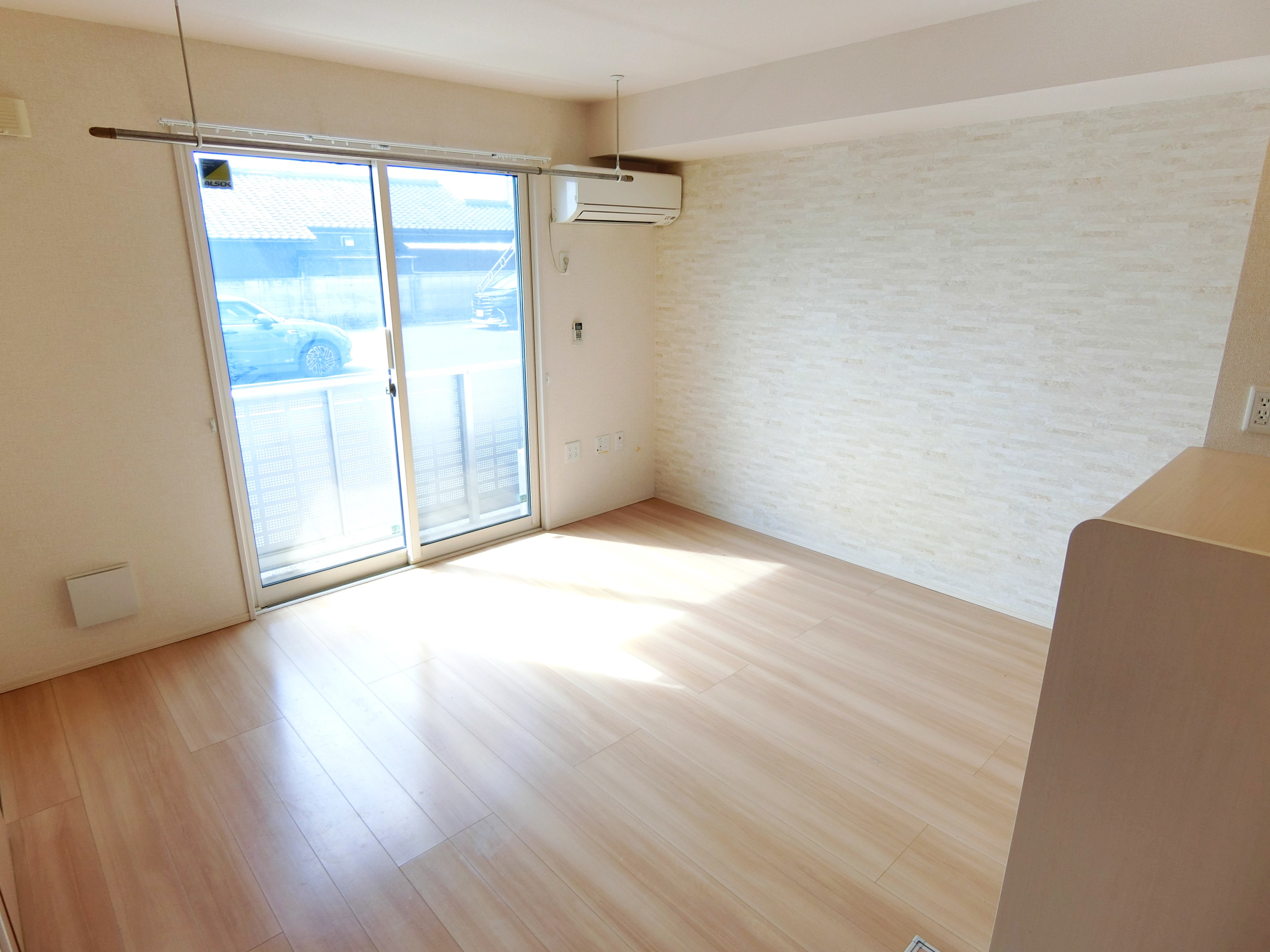 居室・リビング　※写真は反転タイプのお部屋です