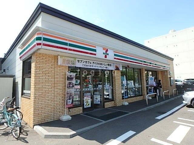 コンビニ　セブンイレブン札幌南4条店（コンビニ）まで122m