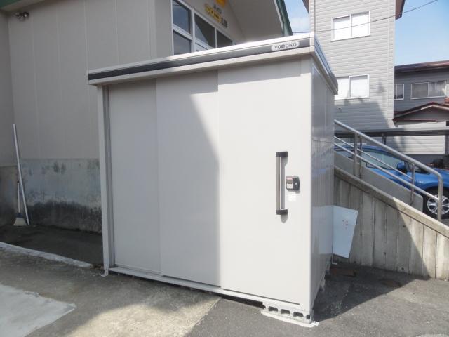 庭　敷地内ごみ置場