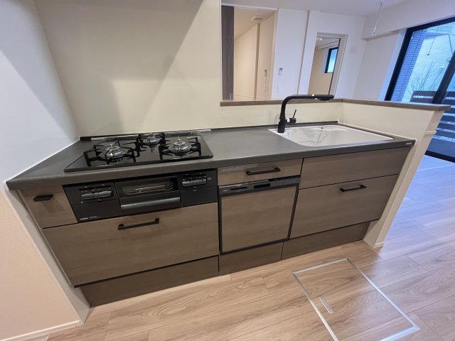 キッチン　食洗機付きのシステムキッチン