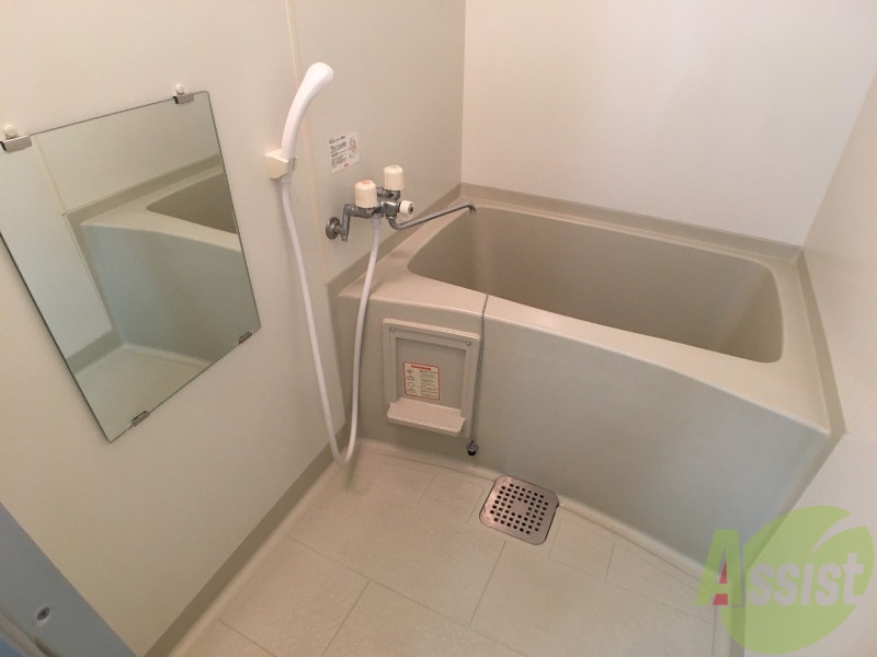 バス・シャワールーム　お風呂です。ゆっくりお風呂につかるのも体に良いですね～