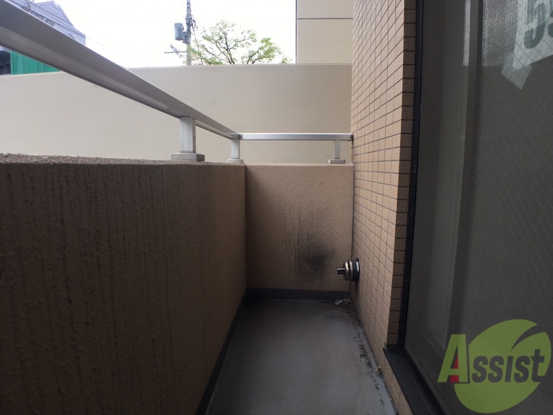 バルコニー　バルコニーは幅があり、広い印象を受けました。