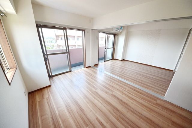 居室・リビング　タウンハウジング府中店まで