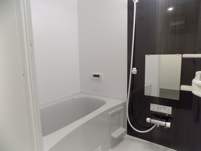 バス・シャワールーム　同一施工会社同一仕様写真