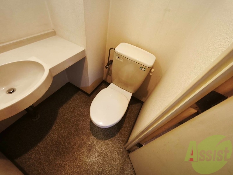 トイレ　こちらはトイレです。清潔感があり、安心して使用できます。