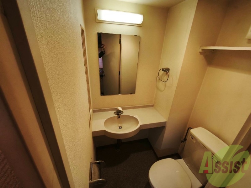 洗面設備　洗面台。身支度にはかかせないですよね～。