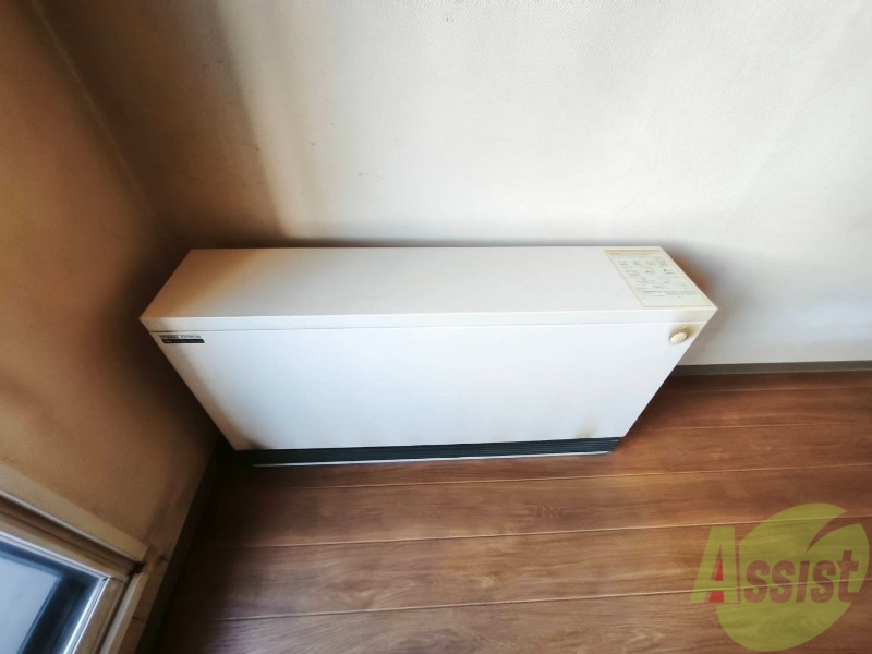 その他設備　電気暖房です。冬場の寒い日でも安心ですね～