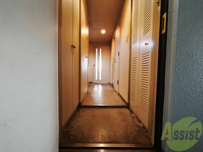 玄関　玄関から見た景色はこちらです。イメージできますか。