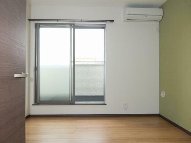 居室・リビング　落ち着いたデザイン室内