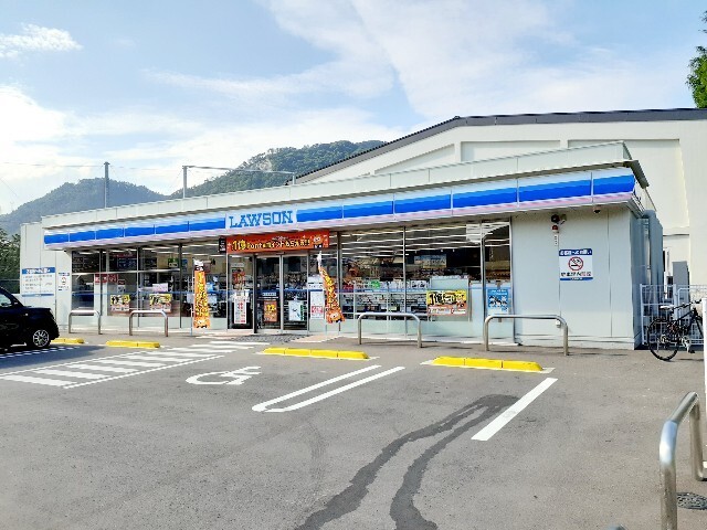 コンビニ　ローソン長野信大教育学部西店（コンビニ）まで528m