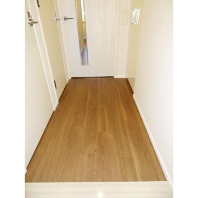 玄関　写真は同タイプ住居です