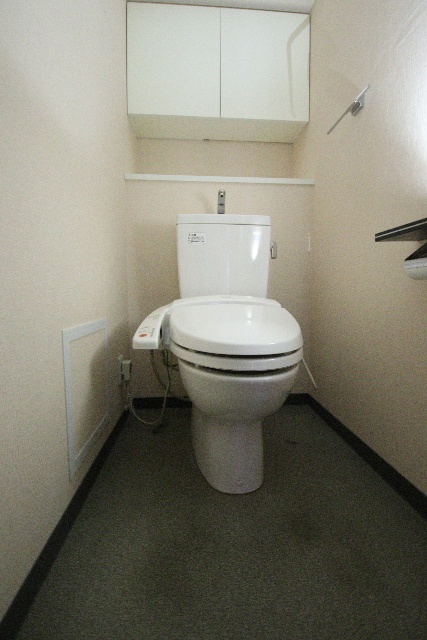 トイレ　※別室の参考写真の為、現況優先です。