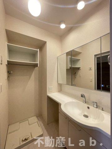 洗面設備　※同一建物別号室のお写真です。