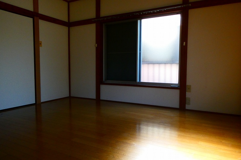 居室・リビング　こちらの居間で趣味の時間をお楽しみください