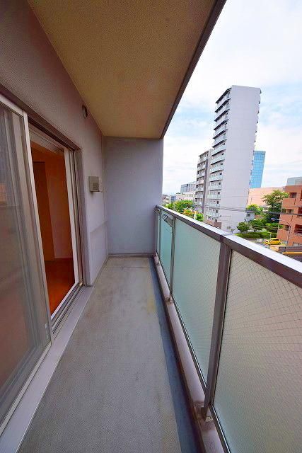 バルコニー　洗濯物も良く乾きそうですね♪★