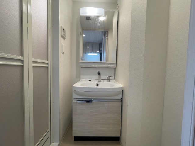 洗面設備　モデル写真