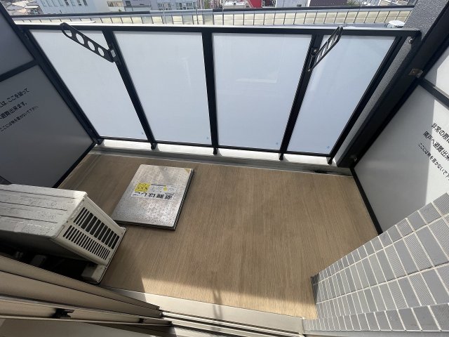 バルコニー　モデル写真