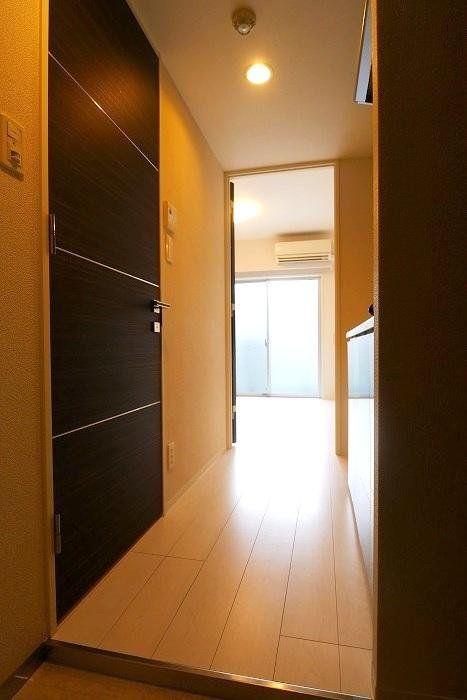 居室・リビング　玄関