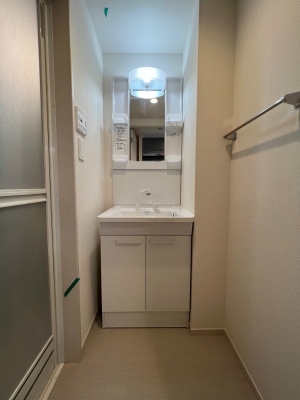 洗面設備　使いやすい洗面所です