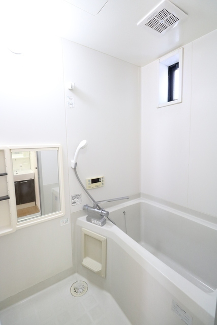 バス・シャワールーム　追焚機能付き浴室