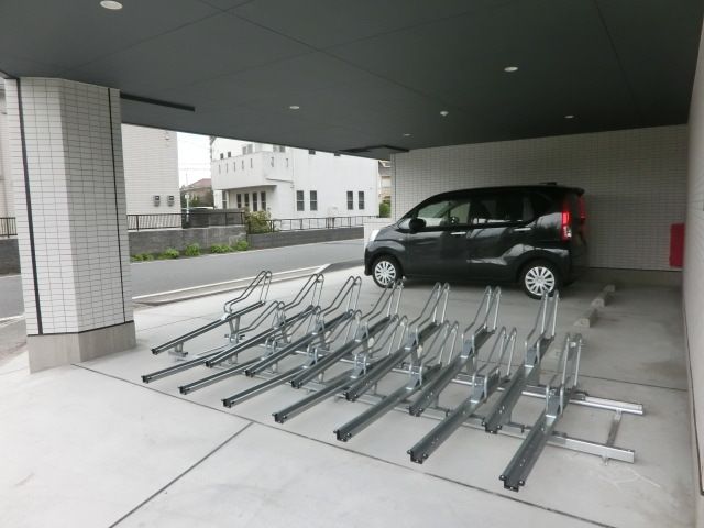 その他共有部分　屋根付き駐輪場