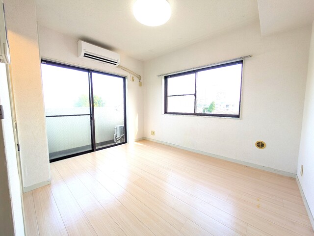 居室・リビング　居室　２面採光で明るいお部屋です☆彡