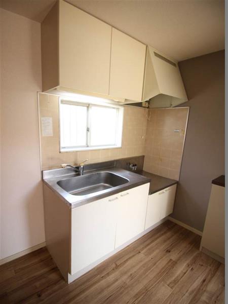 キッチン　別の部屋の写真です。写真はリフォームイメージになります。