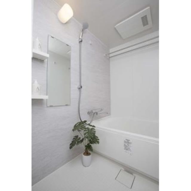 バス・シャワールーム　※写真は同タイプ住戸です。