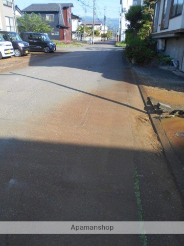 その他　前面道路（その他）まで0m