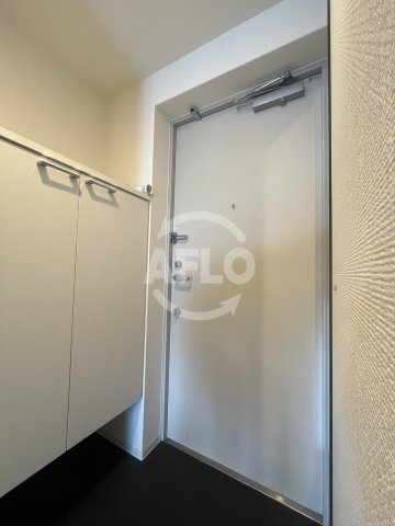 玄関　セレニテ三国プリエ　玄関