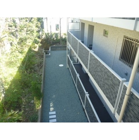 バルコニー　外からの目が気にならないバルコニーで洗濯物が干せます